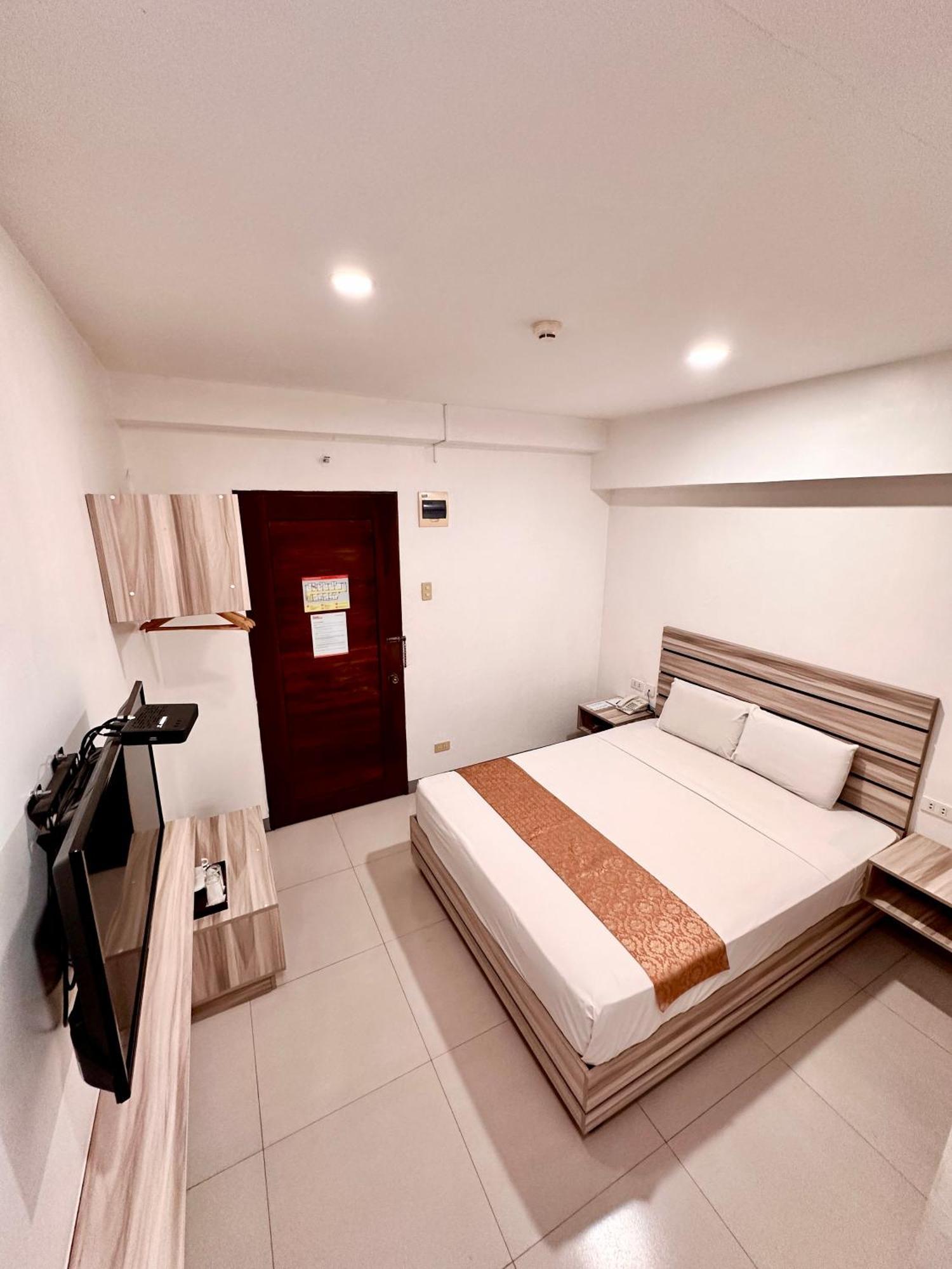 Travelbee Fuente Inn Cebu Bagian luar foto